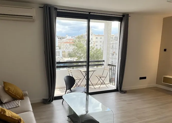 Modern 2bed In The Centre